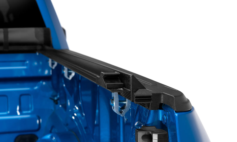 Lund Maverick Roll-Up Tonneau