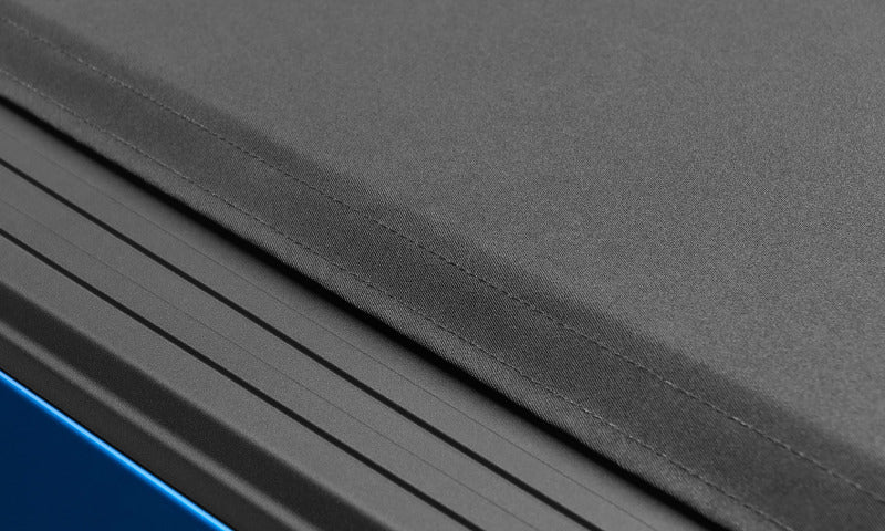 Lund Maverick Roll-Up Tonneau